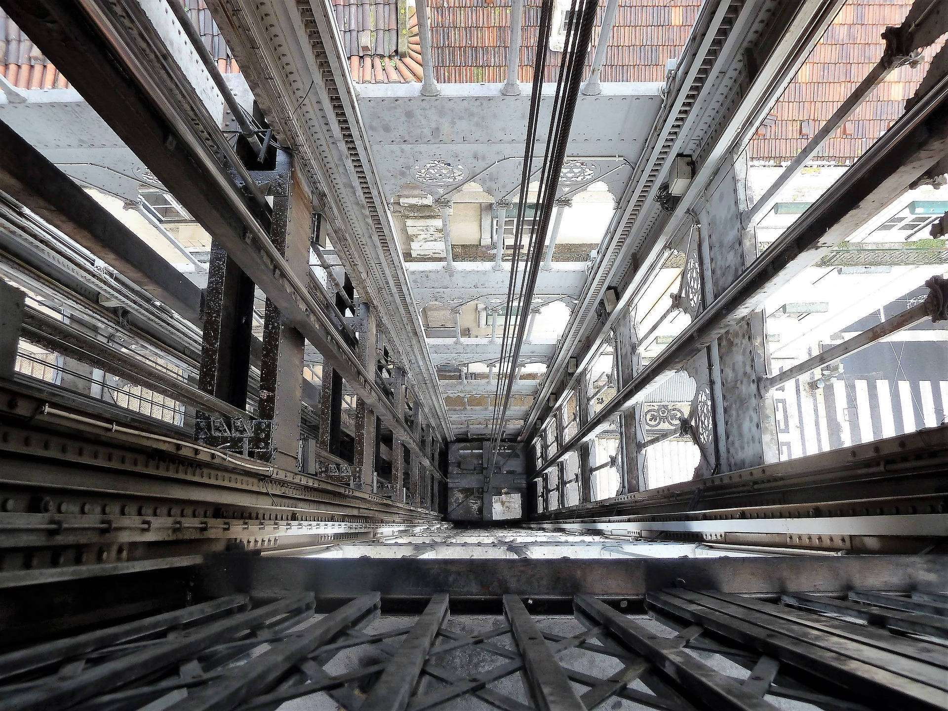 partes-de-un-ascensor